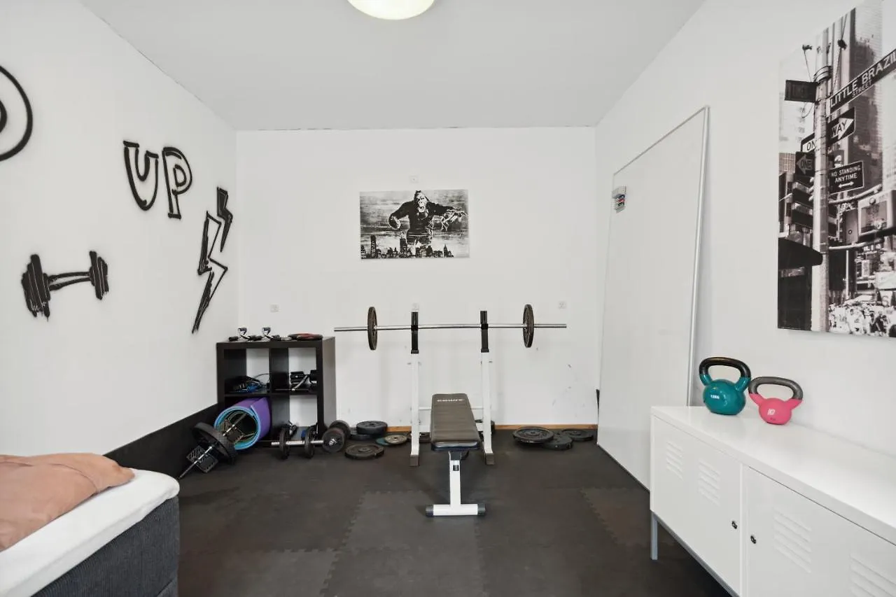 Central 3-Bedroom Apartment With A Big Terrace And Fitness Room Aalborg
